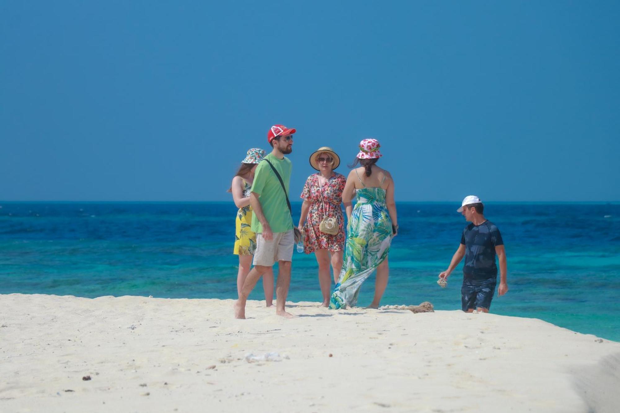 Hitha Maldives Hotel Omadhoo Exterior photo